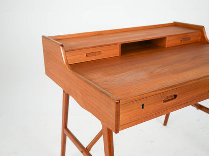 Vintage Schreibtisch von Arne Wahl Iversen für Teakholz, Sekretär