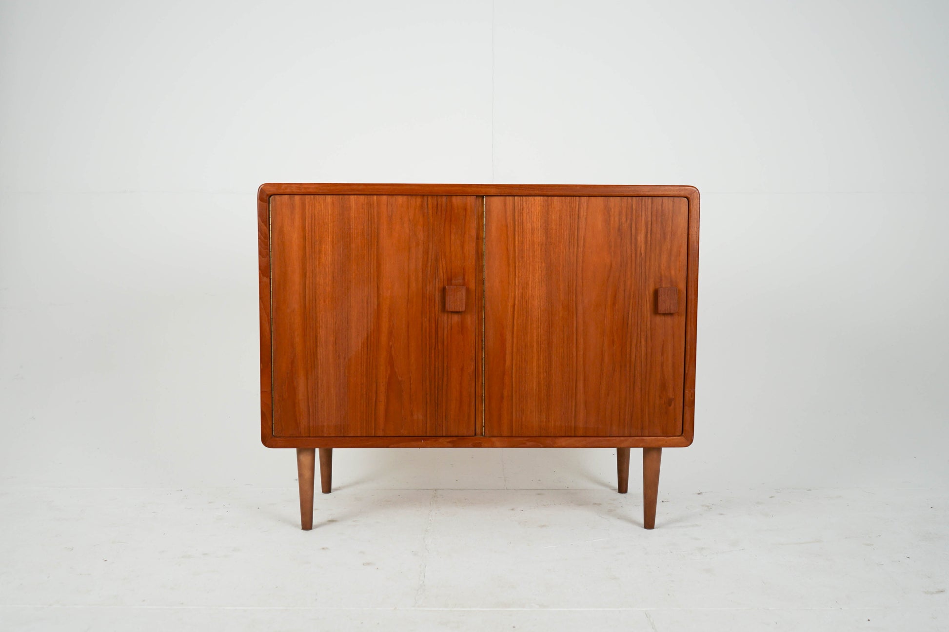 Vintage Sideboard Vinylschrank Teak unique attribute