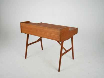 Vintage Schreibtisch von Arne Wahl Iversen für Teakholz, Sekretär