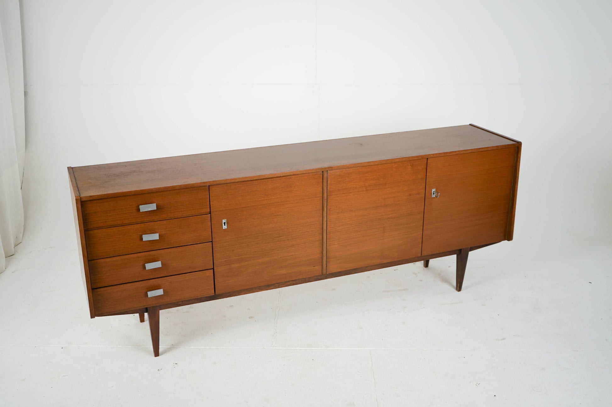 Vintage Sideboard Vinyl-Schrank mit Schublade und Schranktür