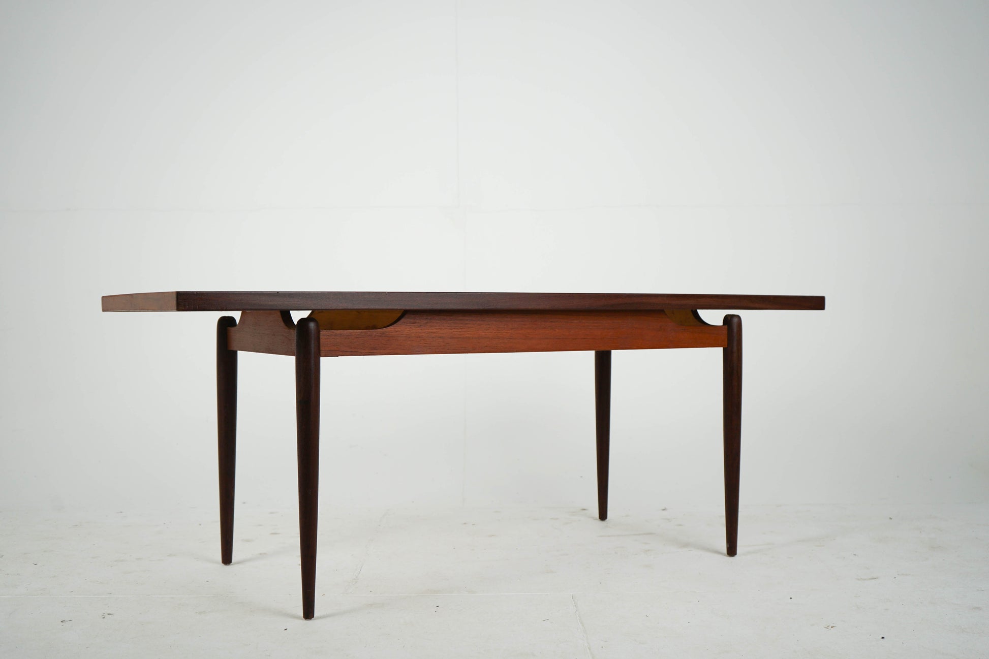 Vintage Couchtisch aus Teakholz Mid Century
