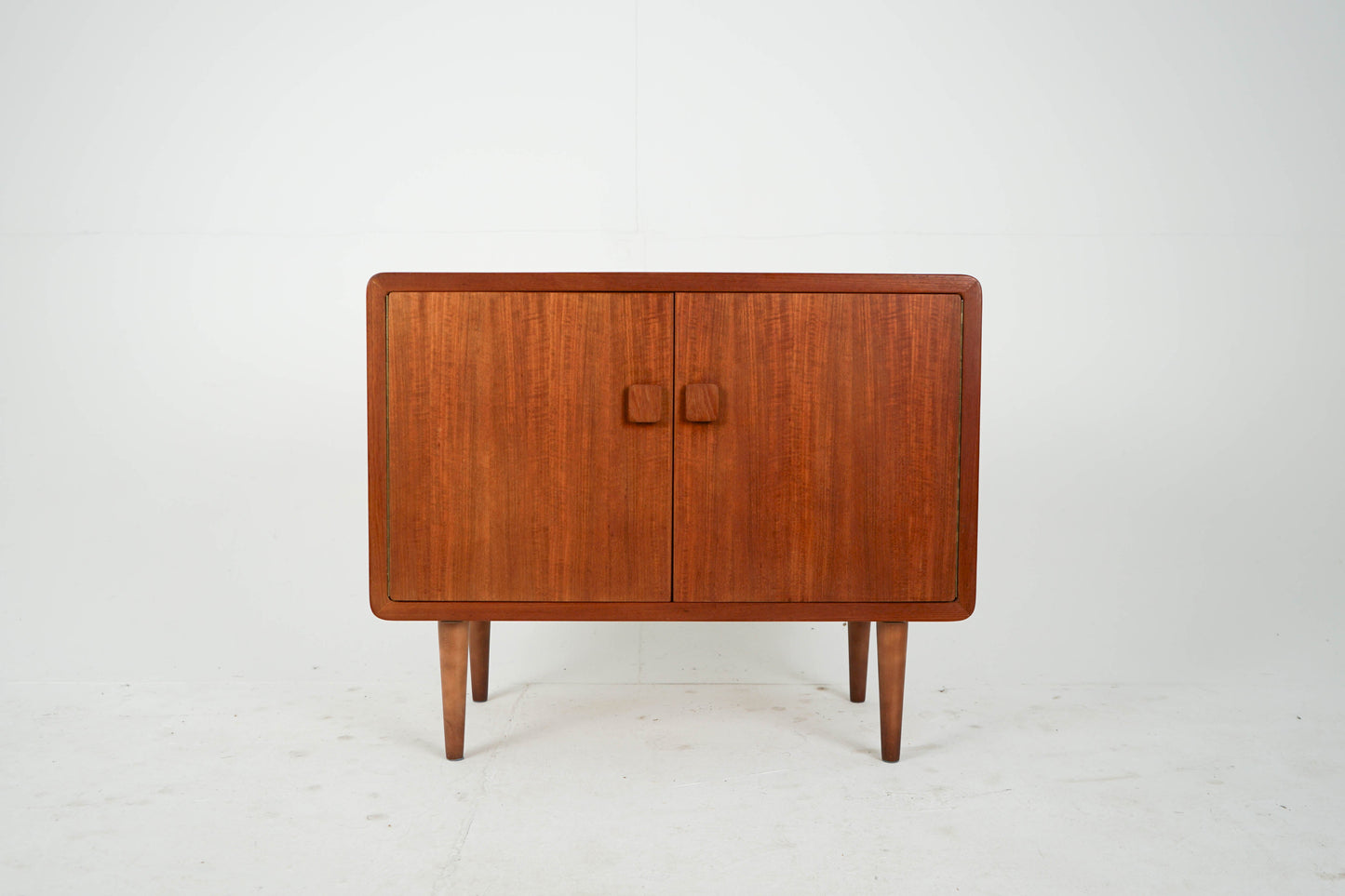 Vintage Teak Sideboard Schrank Anrichte Vinyl TV-Schrank