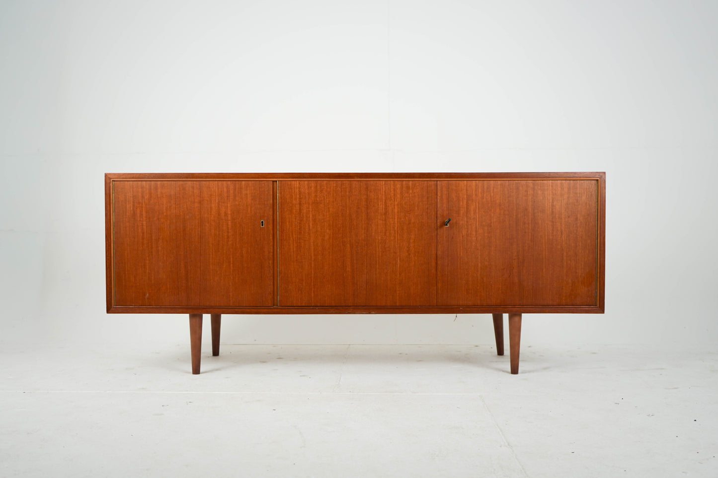 Vintage Sideboard Teak Vinyl-TV-Schrank