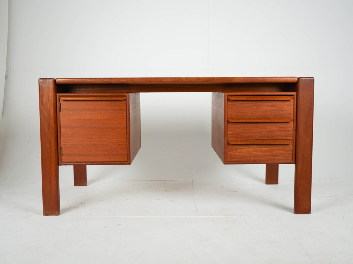 Vintage Teak Schreibtisch warmes Braun
