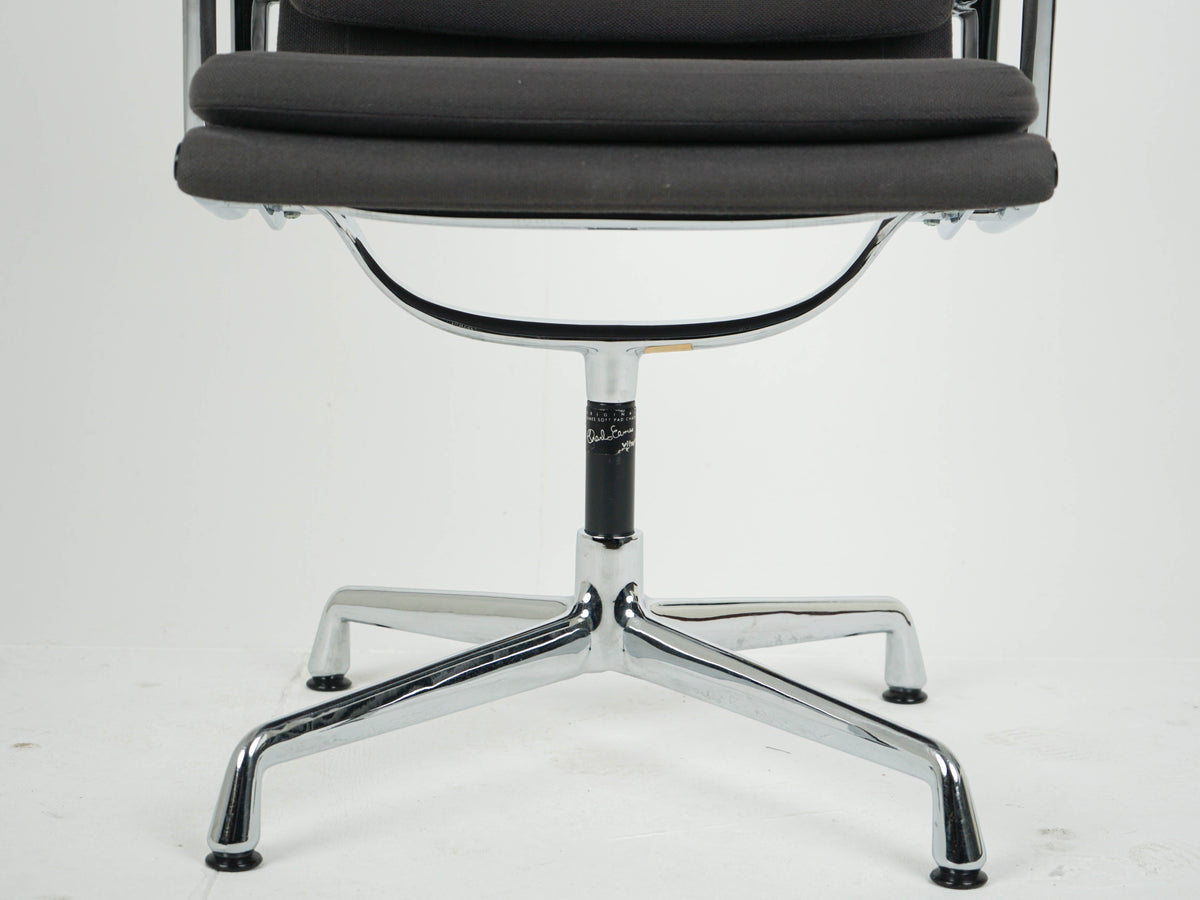 Vintage Stuhl EA208 Soft Pad von Charles und Ray Eames für Vitra Grau, Chrom