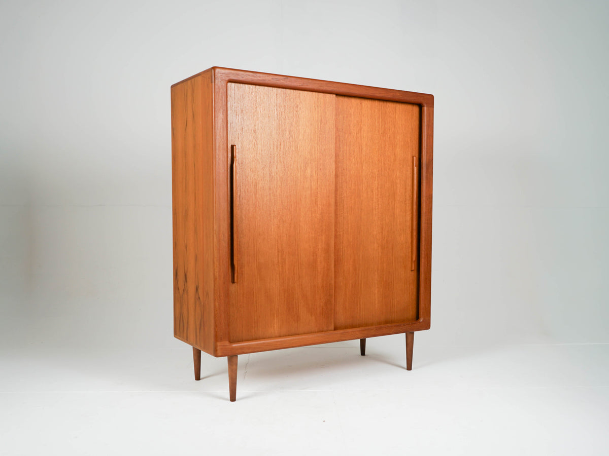 Vintage Teak Kleiderschrank von Dyrlund