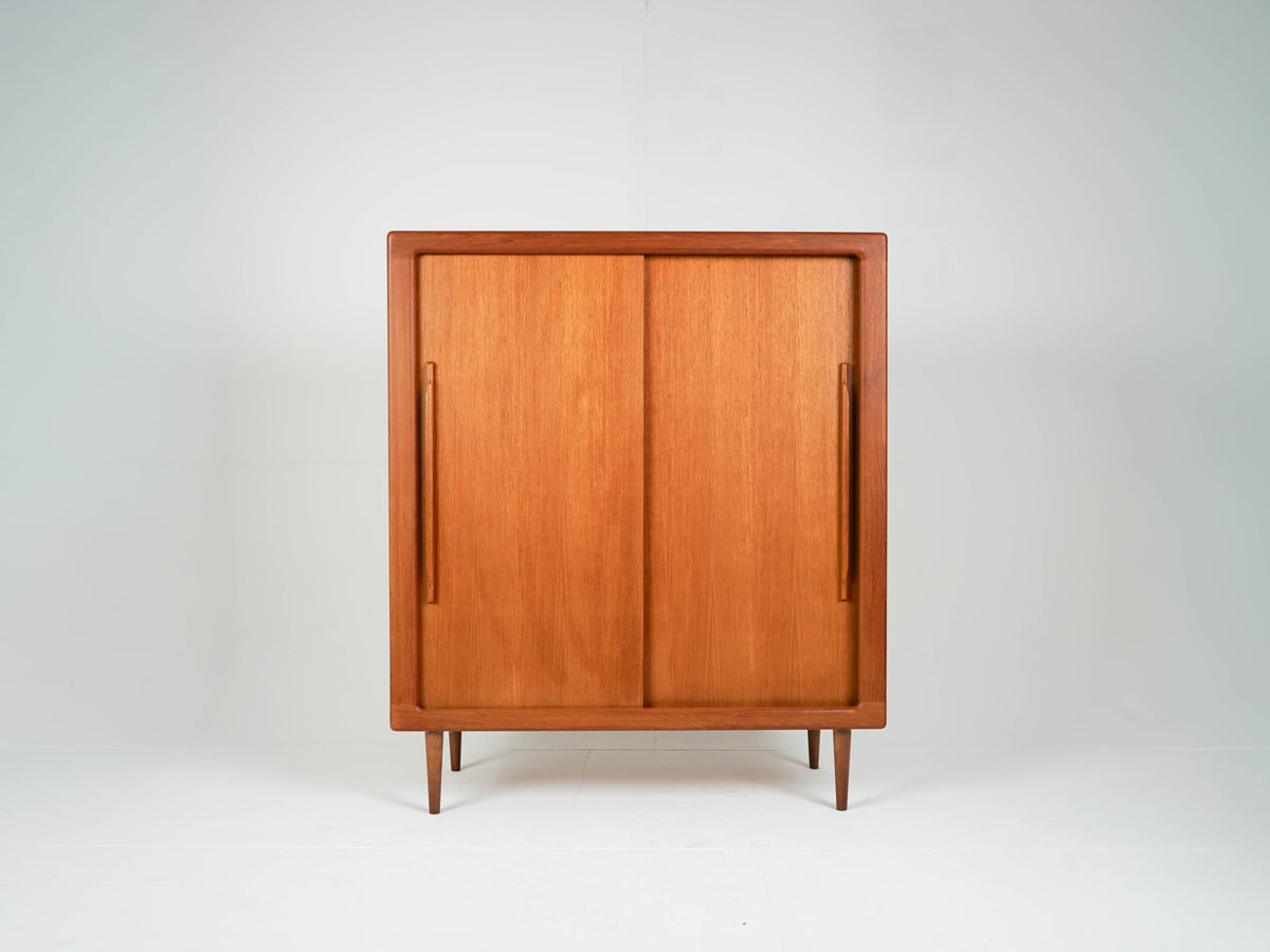 Vintage Teak Kleiderschrank von Dyrlund