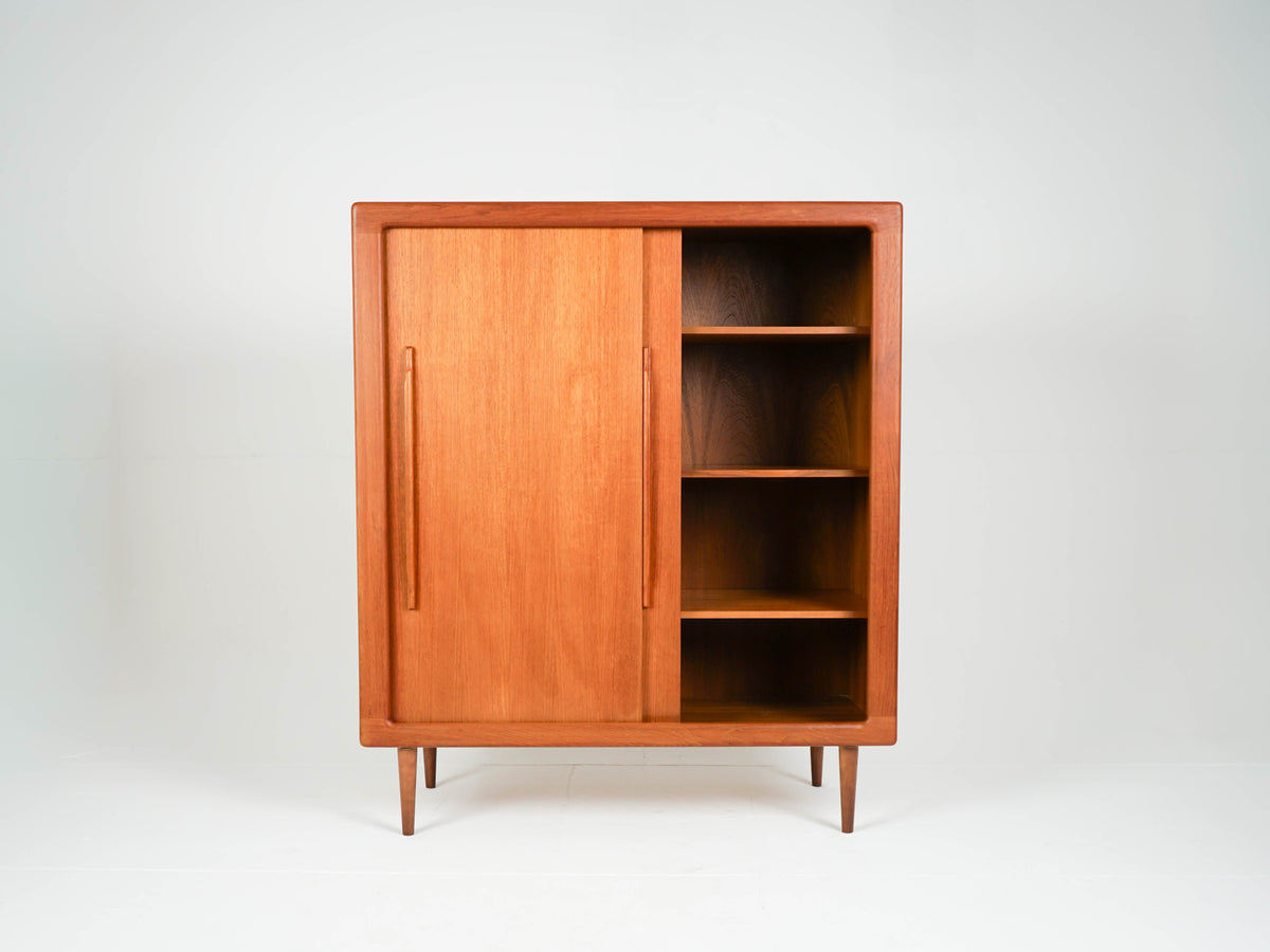 Vintage Teak Kleiderschrank von Dyrlund
