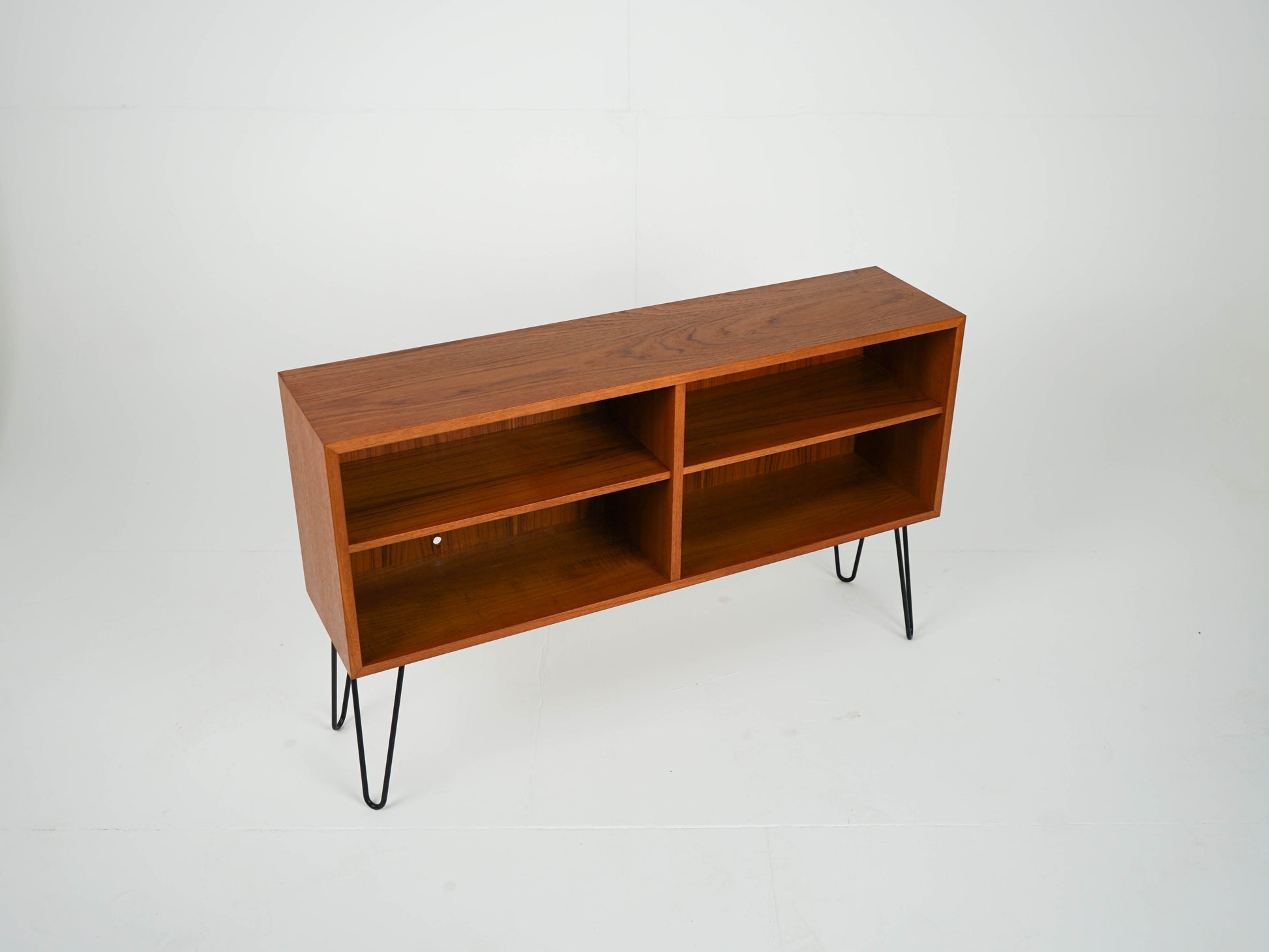 Vintage Sideboard Regal Anrichte Vinyl TV Schrank aus Teak, dänisch