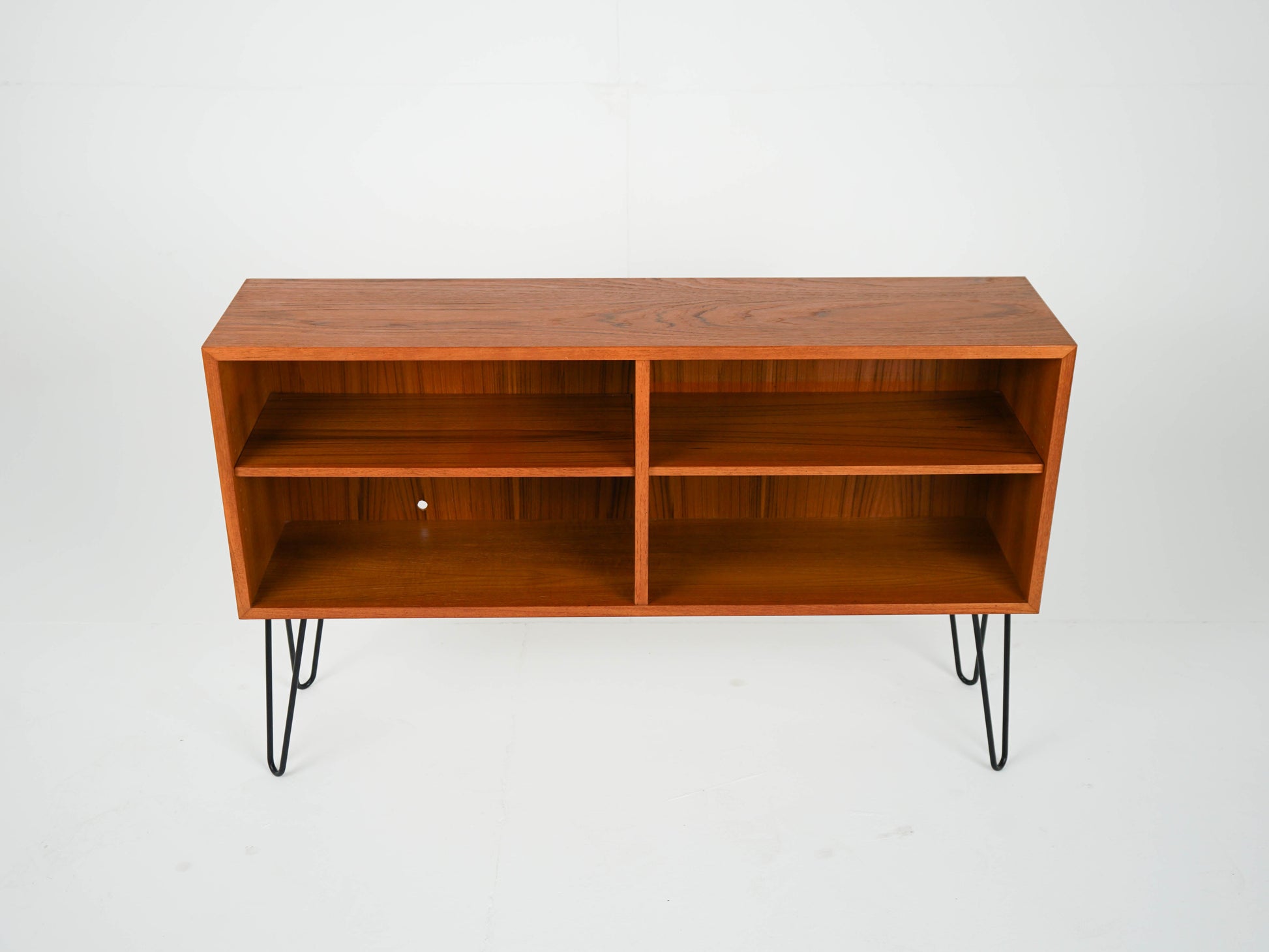 Vintage Sideboard Regal Anrichte Vinyl TV Schrank aus Teak, dänisch