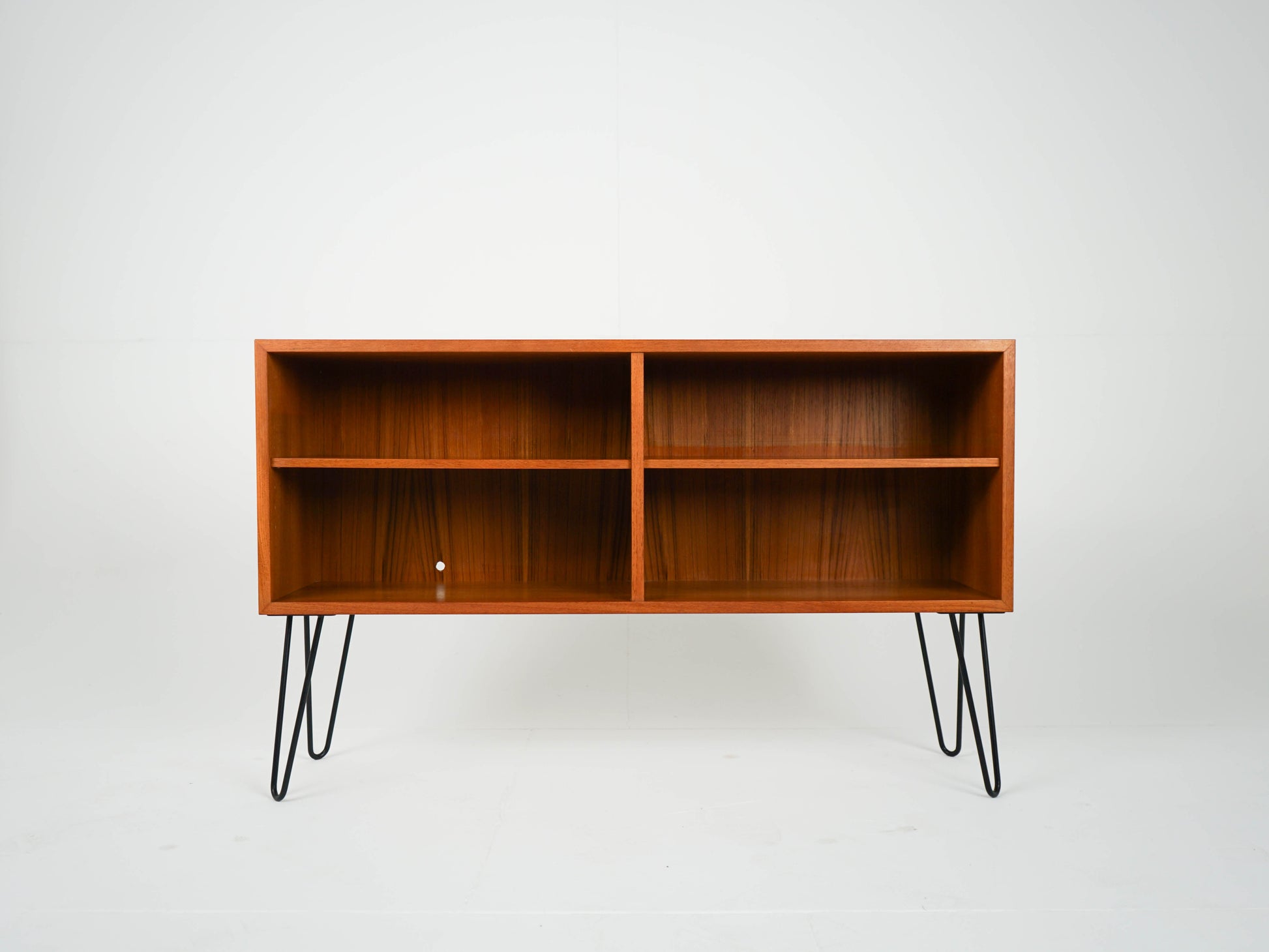 Vintage Sideboard Regal Anrichte Vinyl TV Schrank aus Teak, dänisch