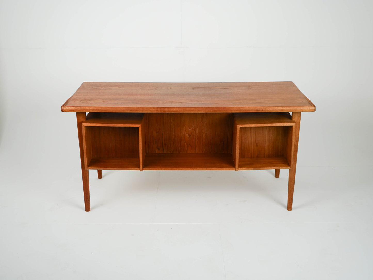 Vintage Schreibtisch von Peter Løvig Nielsen für Lovig Danish Design Teak