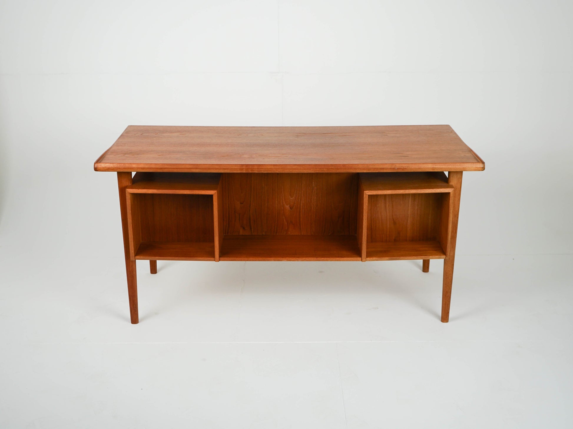 Vintage Schreibtisch von Peter Løvig Nielsen für Lovig Danish Design Teak