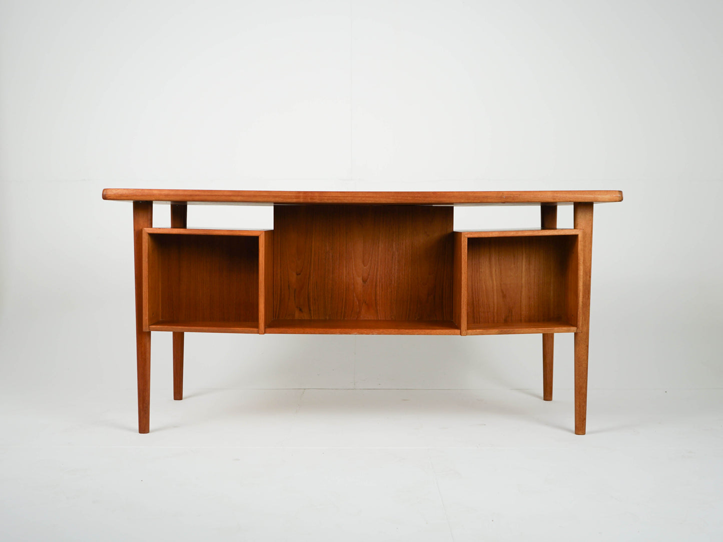 Vintage Schreibtisch von Peter Løvig Nielsen für Lovig Danish Design Teak