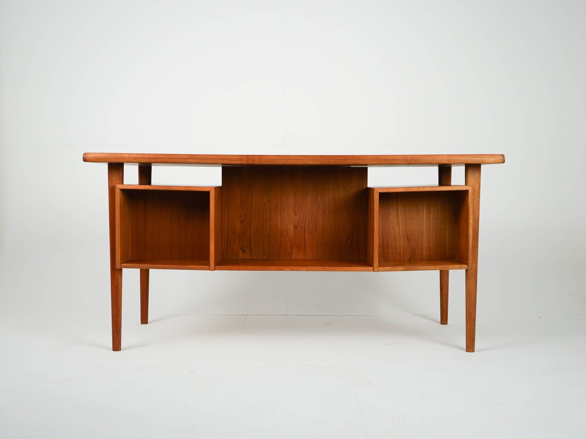 Vintage Schreibtisch von Peter Løvig Nielsen für Lovig Danish Design Teak