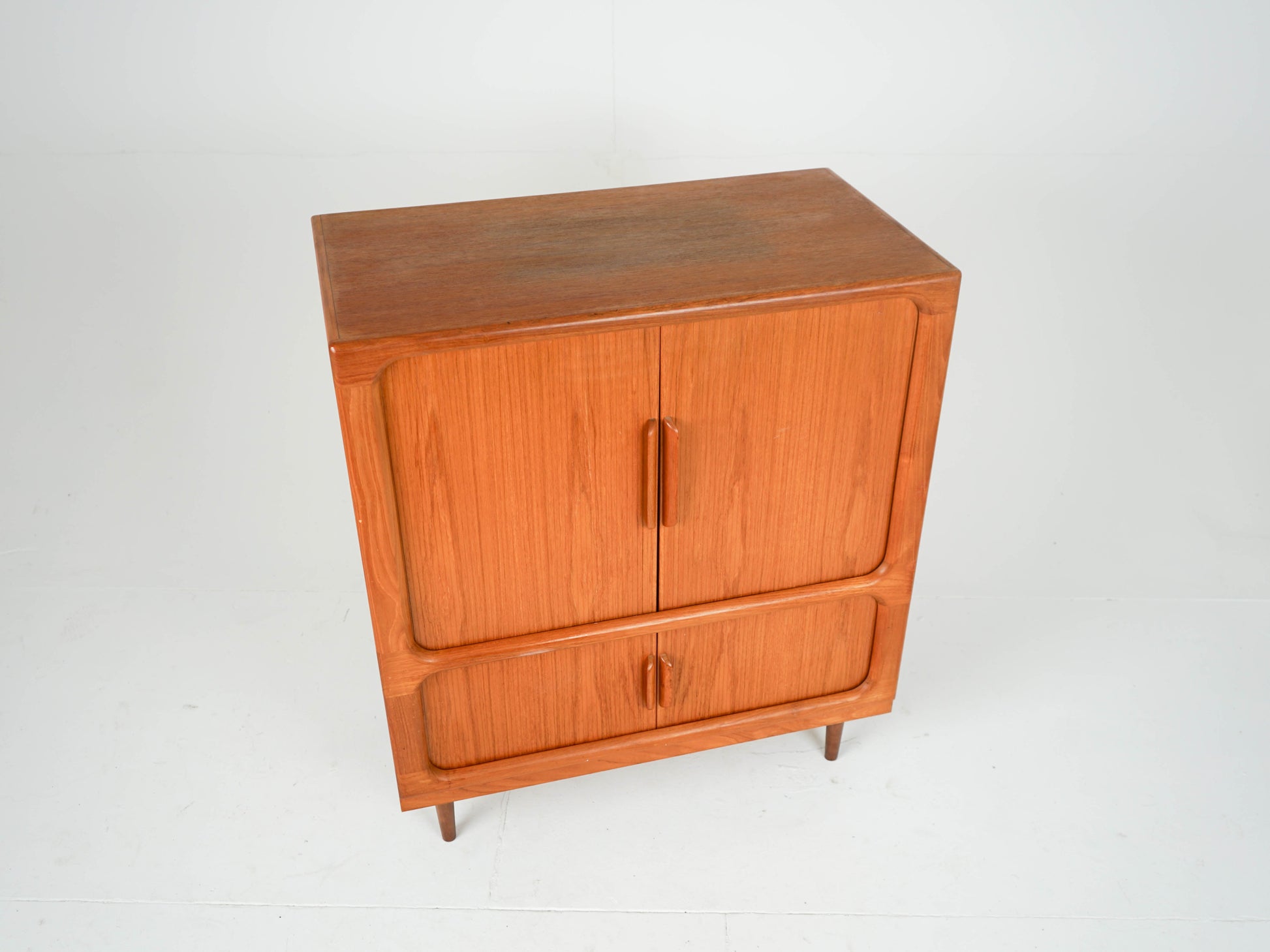 Vintage Schrank TV Vinyl von Dyrlund