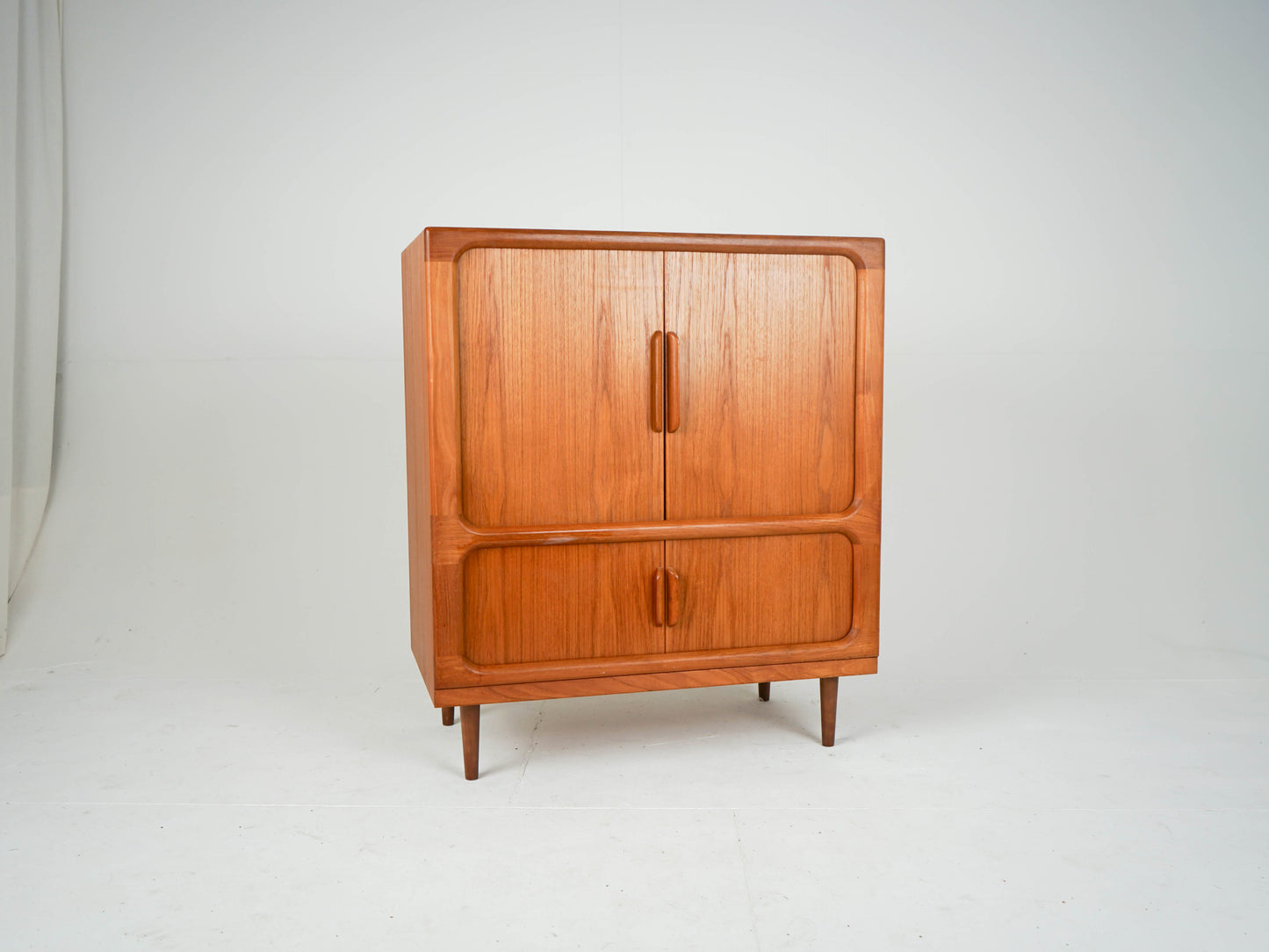 Vintage Schrank TV Vinyl von Dyrlund