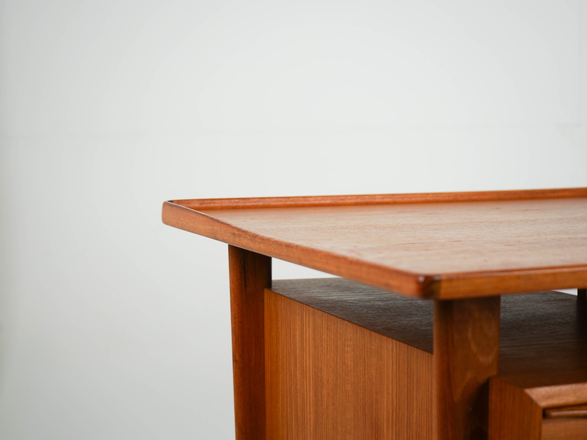 Vintage Schreibtisch von Peter Løvig Nielsen für Lovig Danish Design Teak