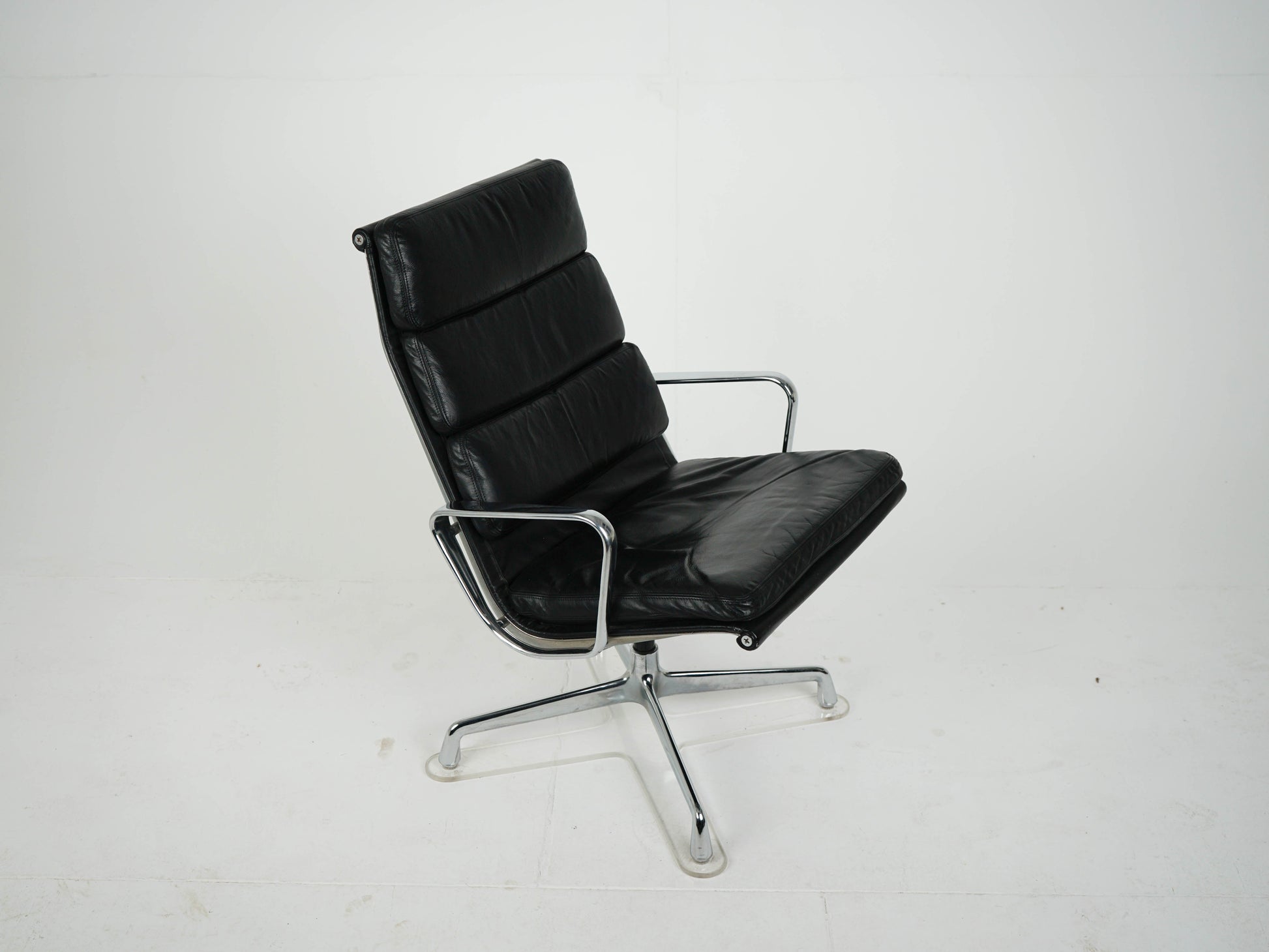Vintage Lounge Chair EA 216 Soft Pad von Charles & Ray Eames für Hermann Miller