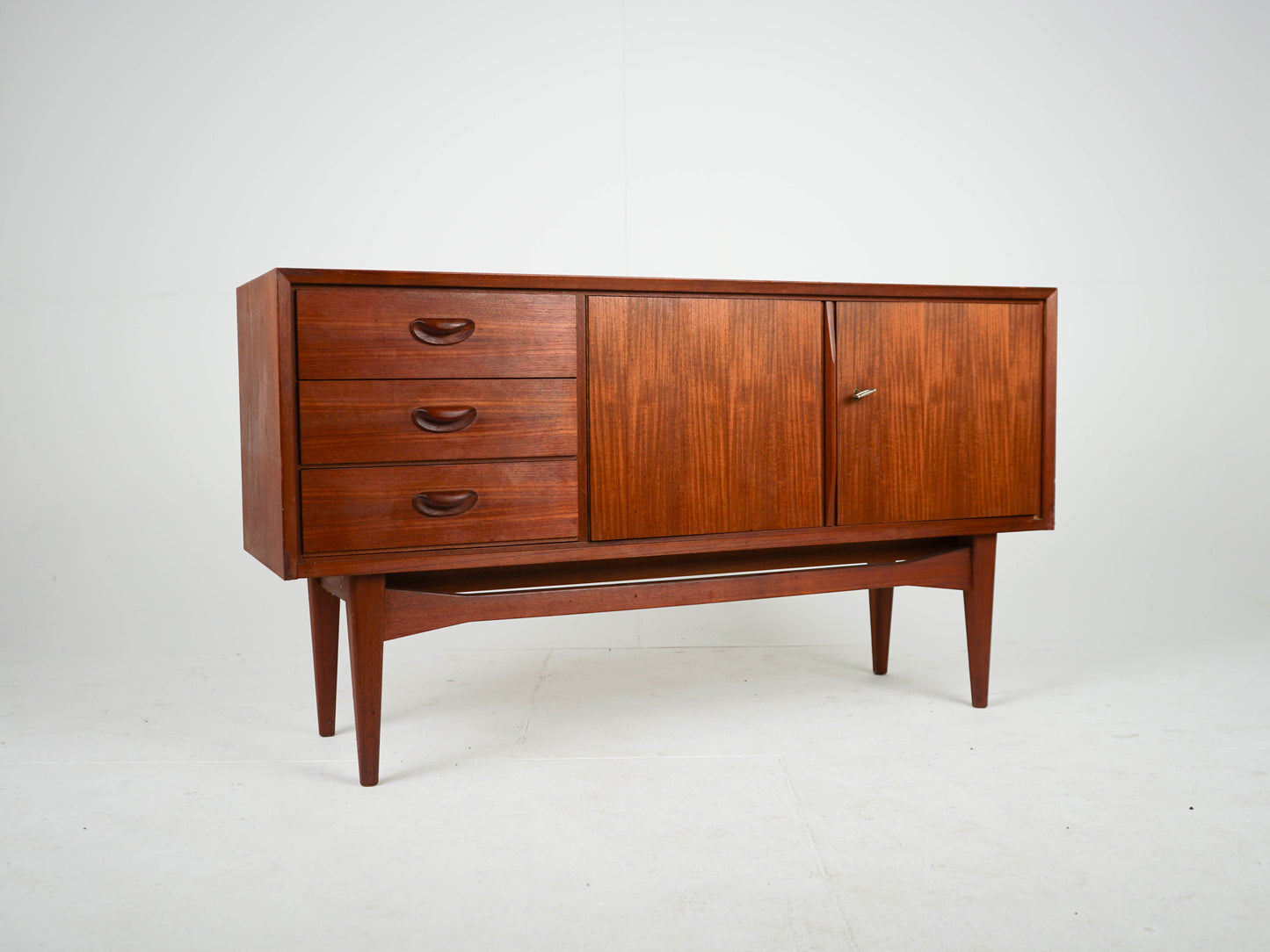 Vintage Sideboard Vinyl Attribut Teak