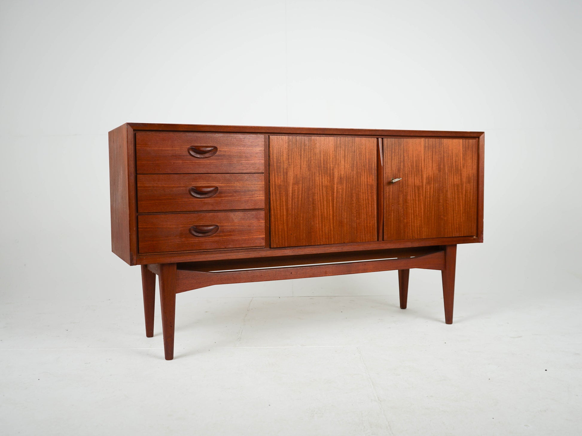 Vintage Sideboard Vinyl Attribut Teak