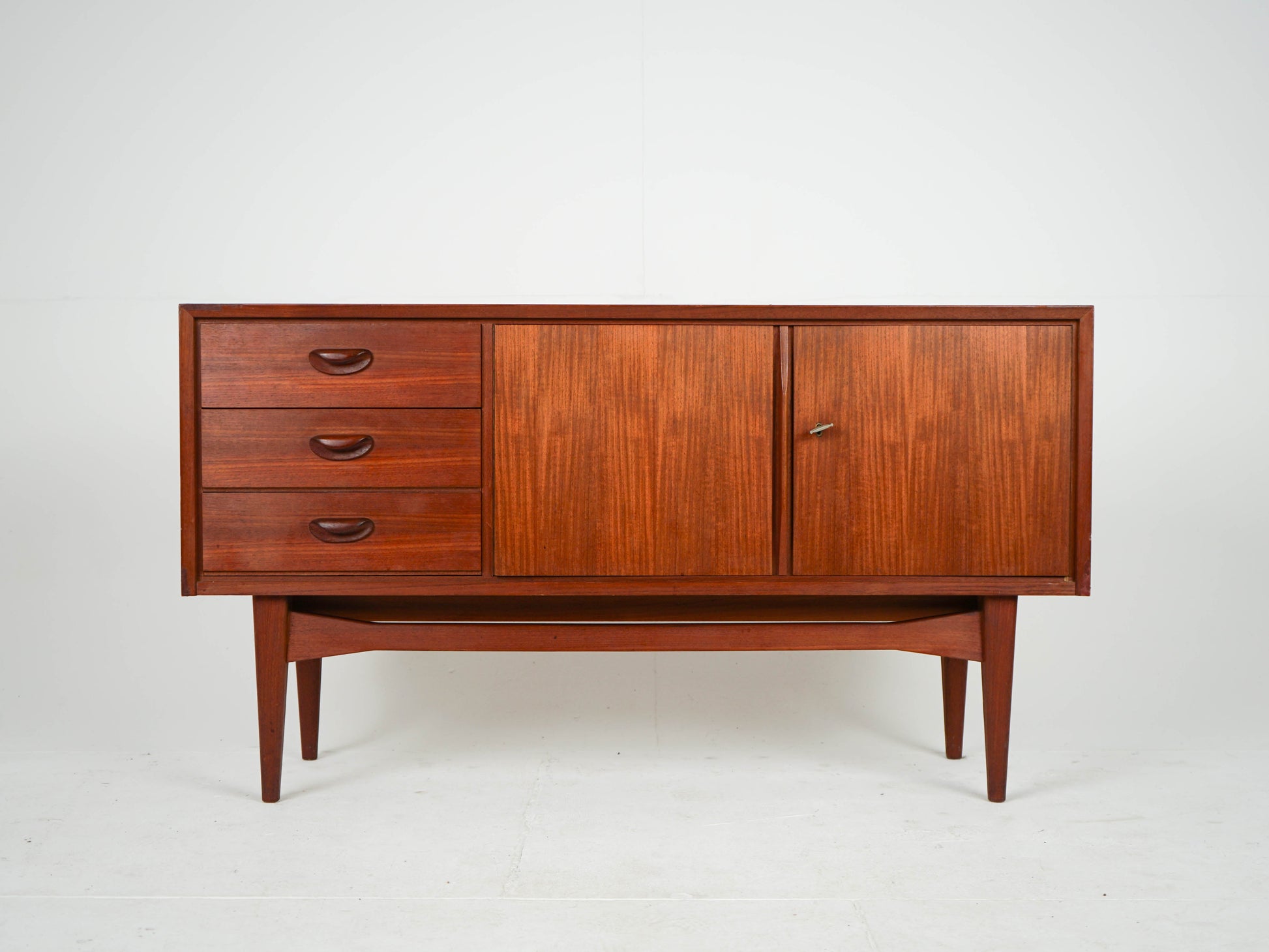 Vintage Sideboard Vinyl Attribut Teak