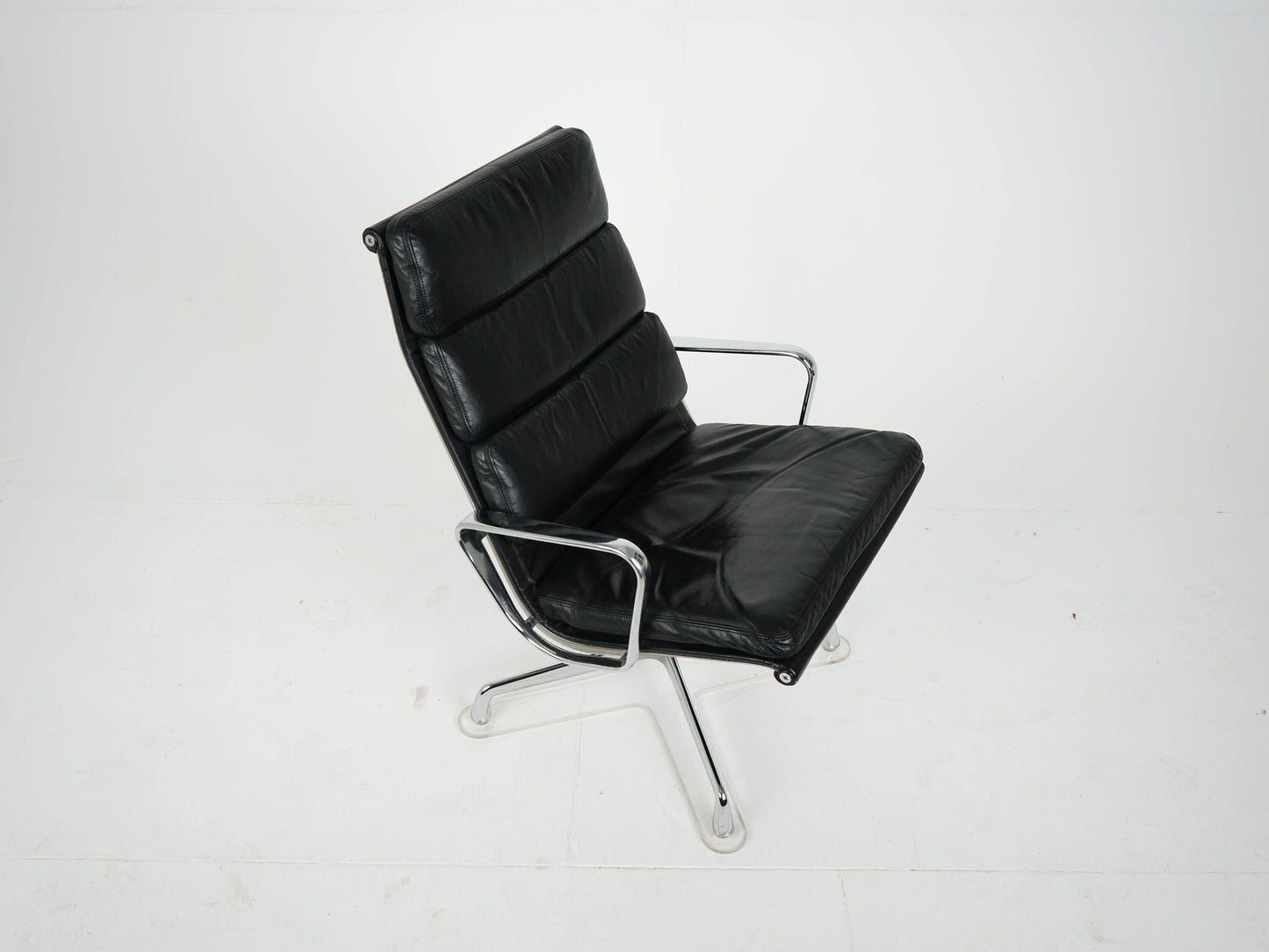 Vintage Lounge Chair EA 216 Soft Pad von Charles & Ray Eames für Hermann Miller