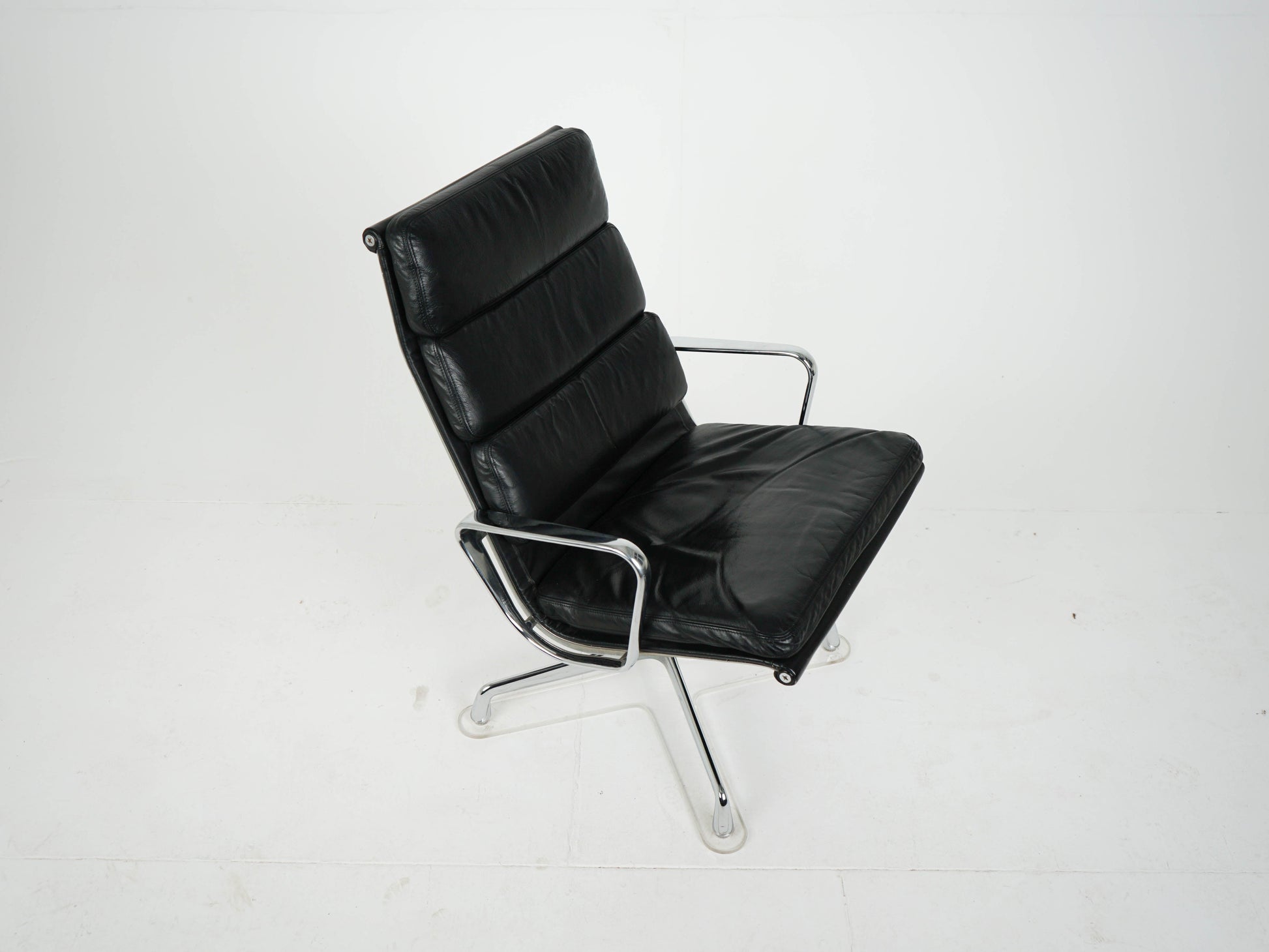 Vintage Lounge Chair EA 216 Soft Pad von Charles & Ray Eames für Hermann Miller