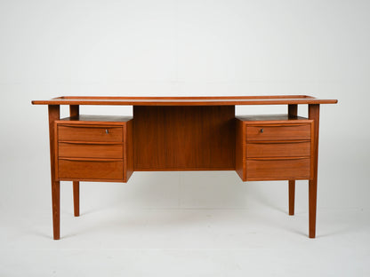 Vintage Schreibtisch von Peter Løvig Nielsen für Lovig Danish Design Teak