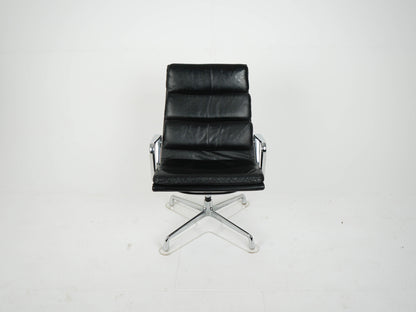 Vintage Lounge Chair EA 216 Soft Pad von Charles & Ray Eames für Hermann Miller