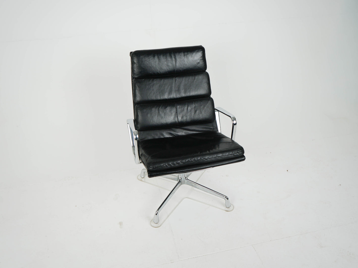 Vintage Lounge Chair EA 216 Soft Pad von Charles & Ray Eames für Hermann Miller