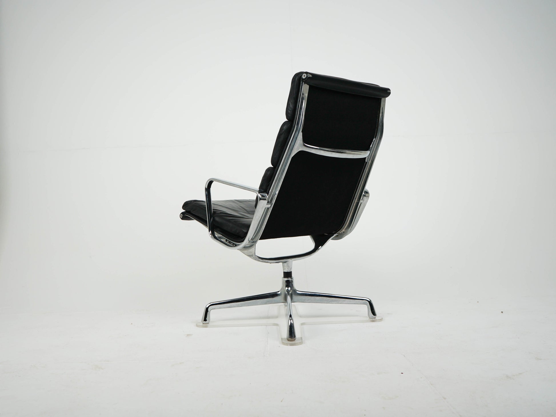 Vintage Lounge Chair EA 216 Soft Pad von Charles & Ray Eames für Hermann Miller