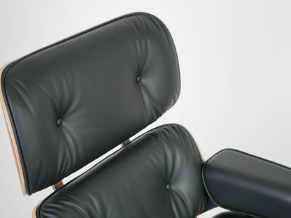 Vintage Sessel Eames Lounge Chair und Ottoman von Charles und Ray Eames für Vitra Schwarz