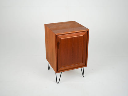 Vintage Nachttisch Teak mit Einlegeboden auf Metallbeinen