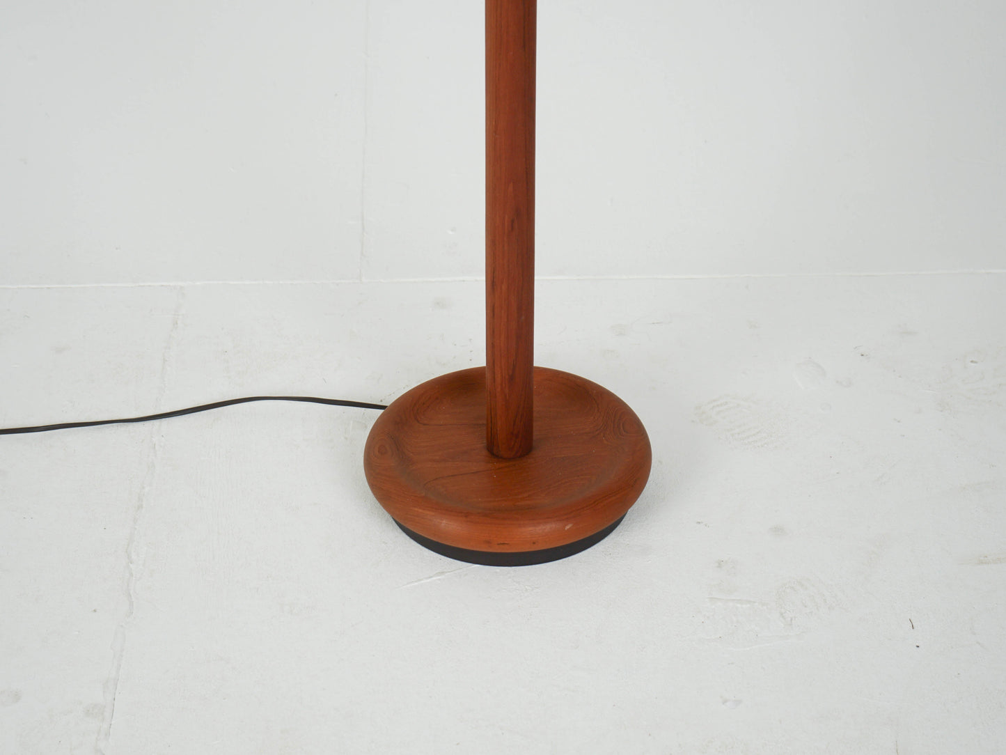 Vintage Stehlampe Teak naturbelassenes Material