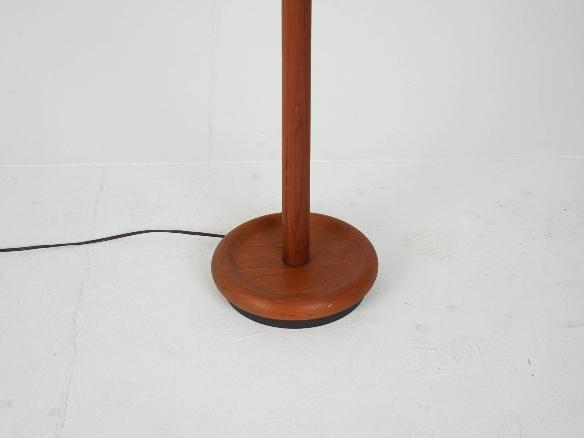 Vintage Stehlampe Teak naturbelassenes Material