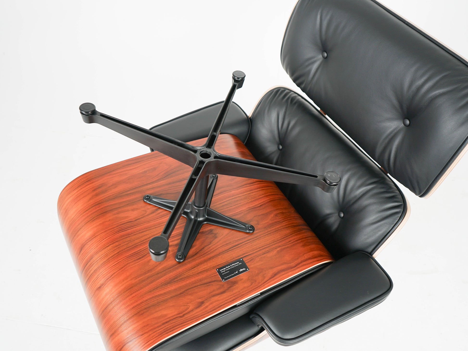 Vintage Sessel Eames Lounge Chair und Ottoman von Charles und Ray Eames für Vitra Schwarz