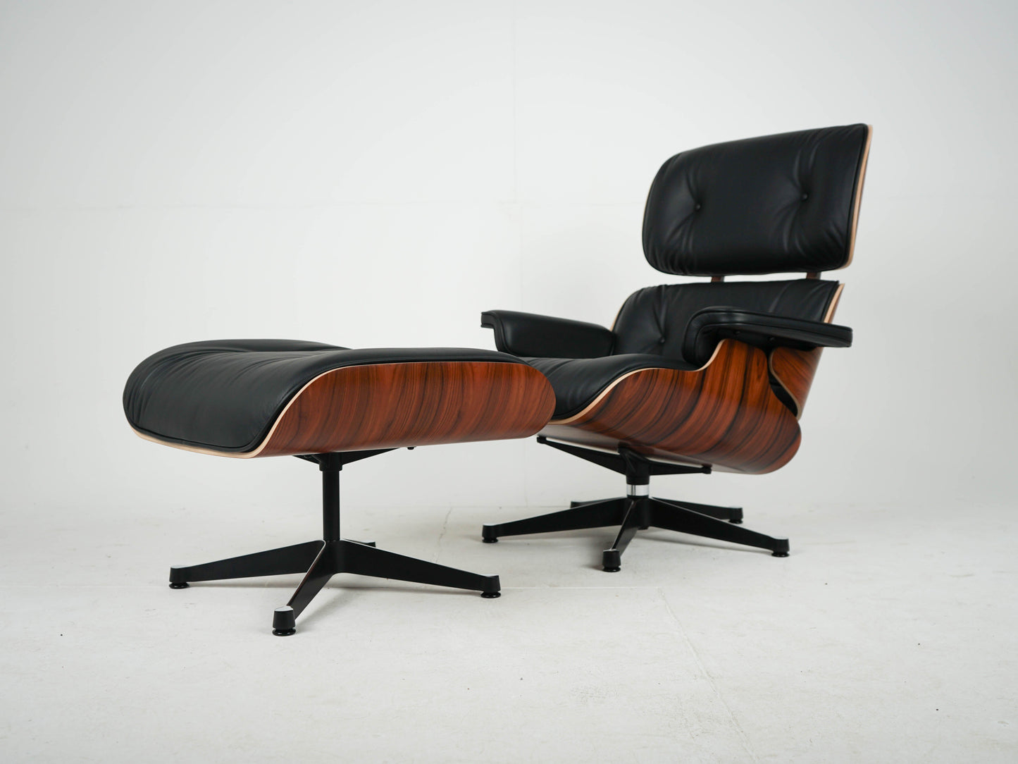 Vintage Sessel Eames Lounge Chair und Ottoman von Charles und Ray Eames für Vitra Schwarz