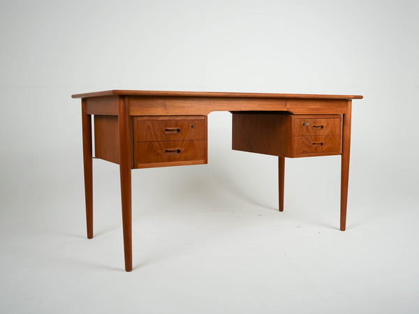 Bureau vintage en teck danois des années 60