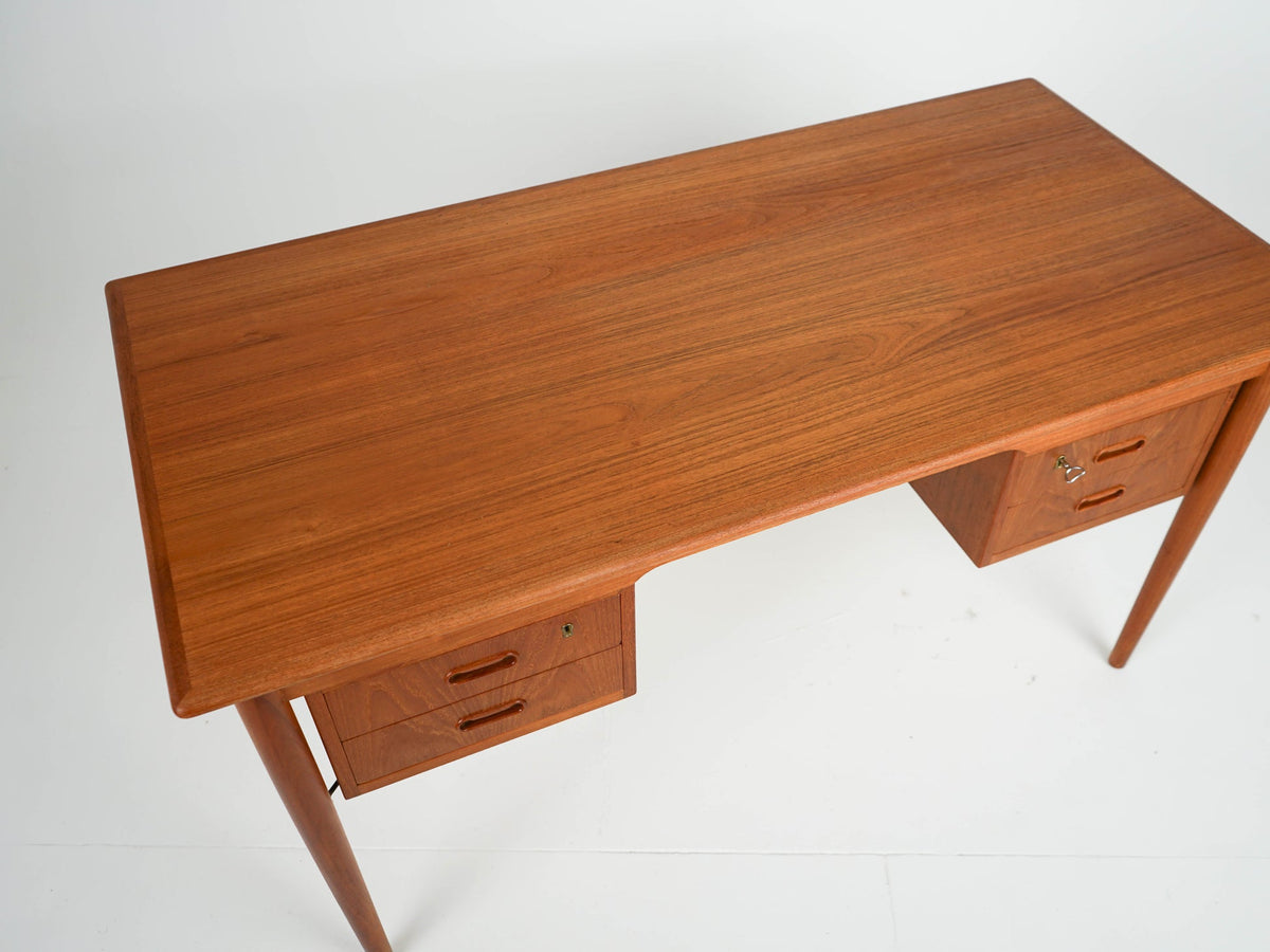 Bureau vintage en teck danois des années 60