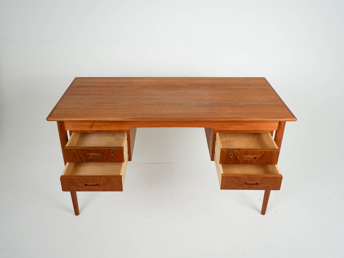 Bureau vintage en teck danois des années 60