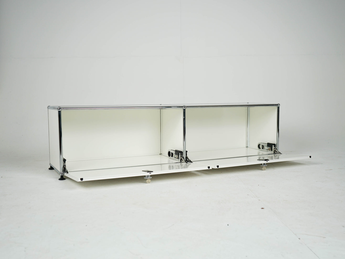 Vintage Sideboard USM Haller Reinweiß für USM Haller