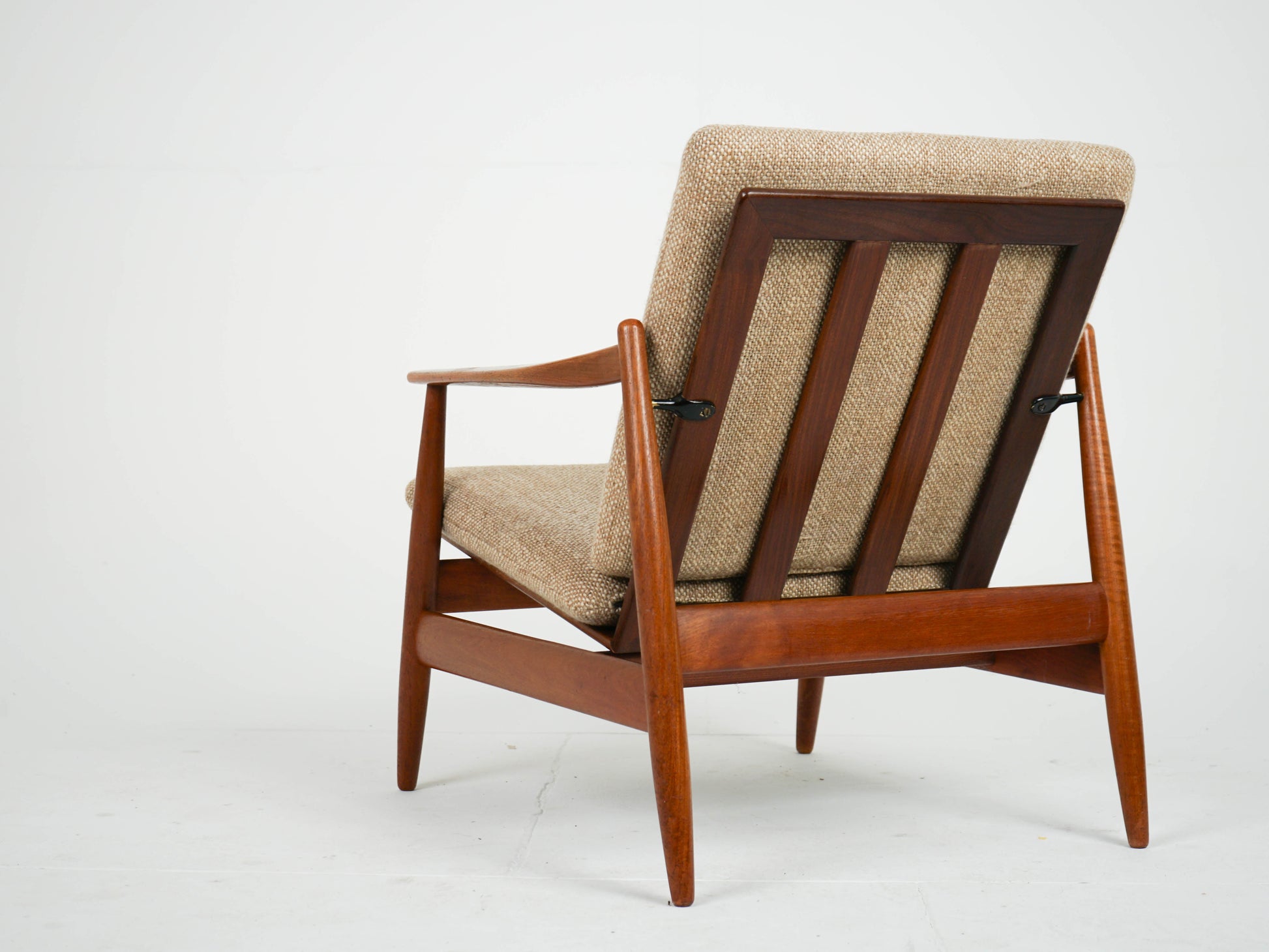 Vintage Teak Sessel mit Wollstoff, Mid-Century