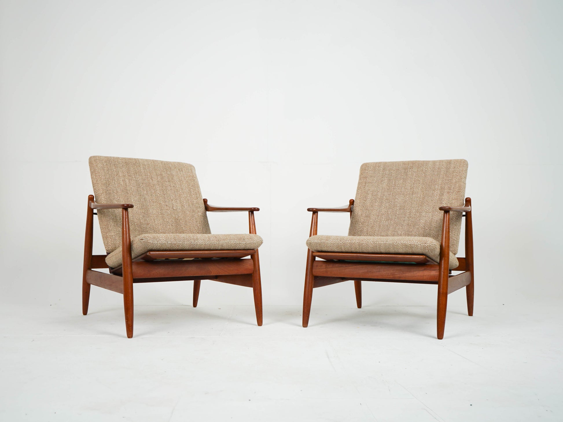 Vintage Teak Sessel mit Wollstoff, Mid-Century