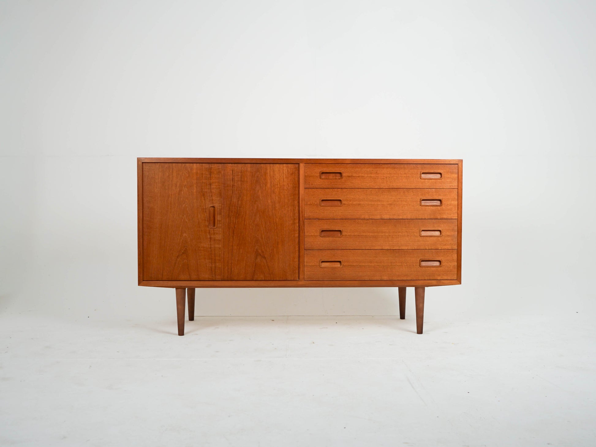 Vintage Teak Sideboard No 31 von Poul Hundevad