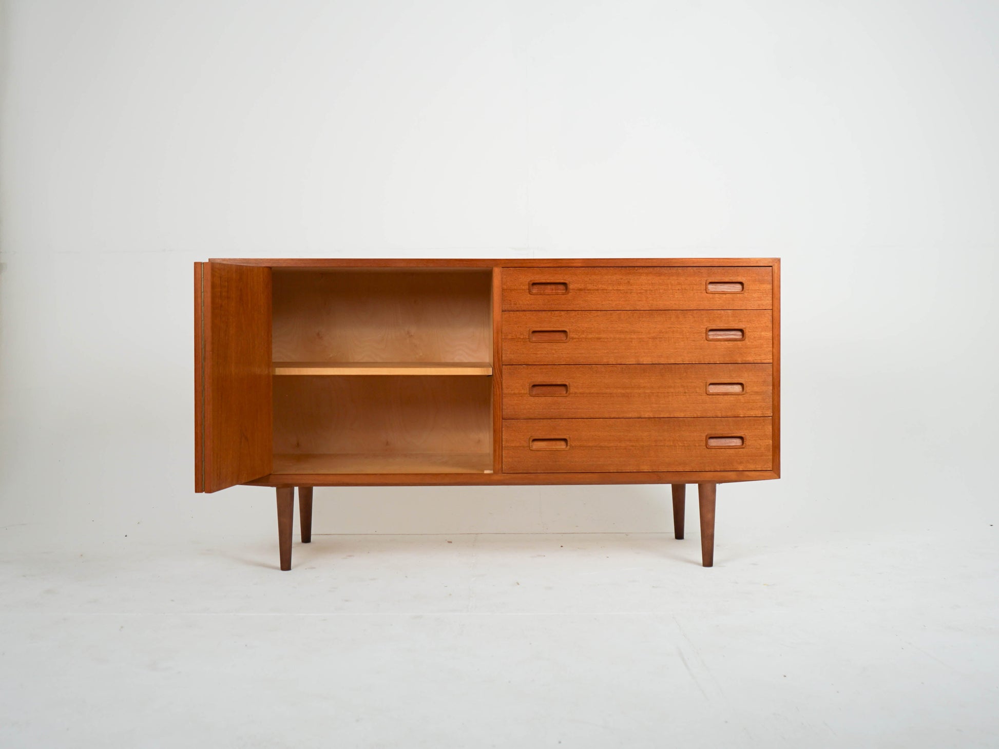 Vintage Teak Sideboard No 31 von Poul Hundevad