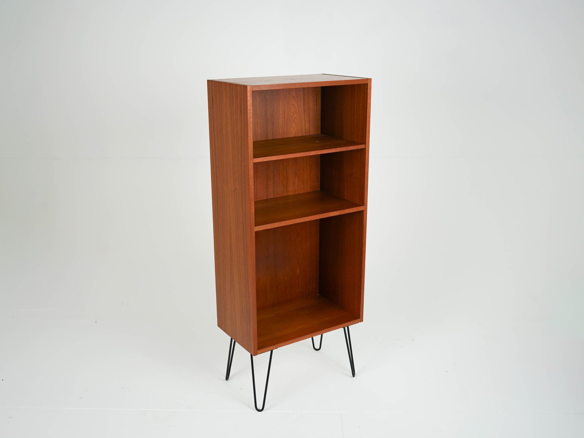Vintage Teak Regal Schallplattenregal mit Hairpinbeinen