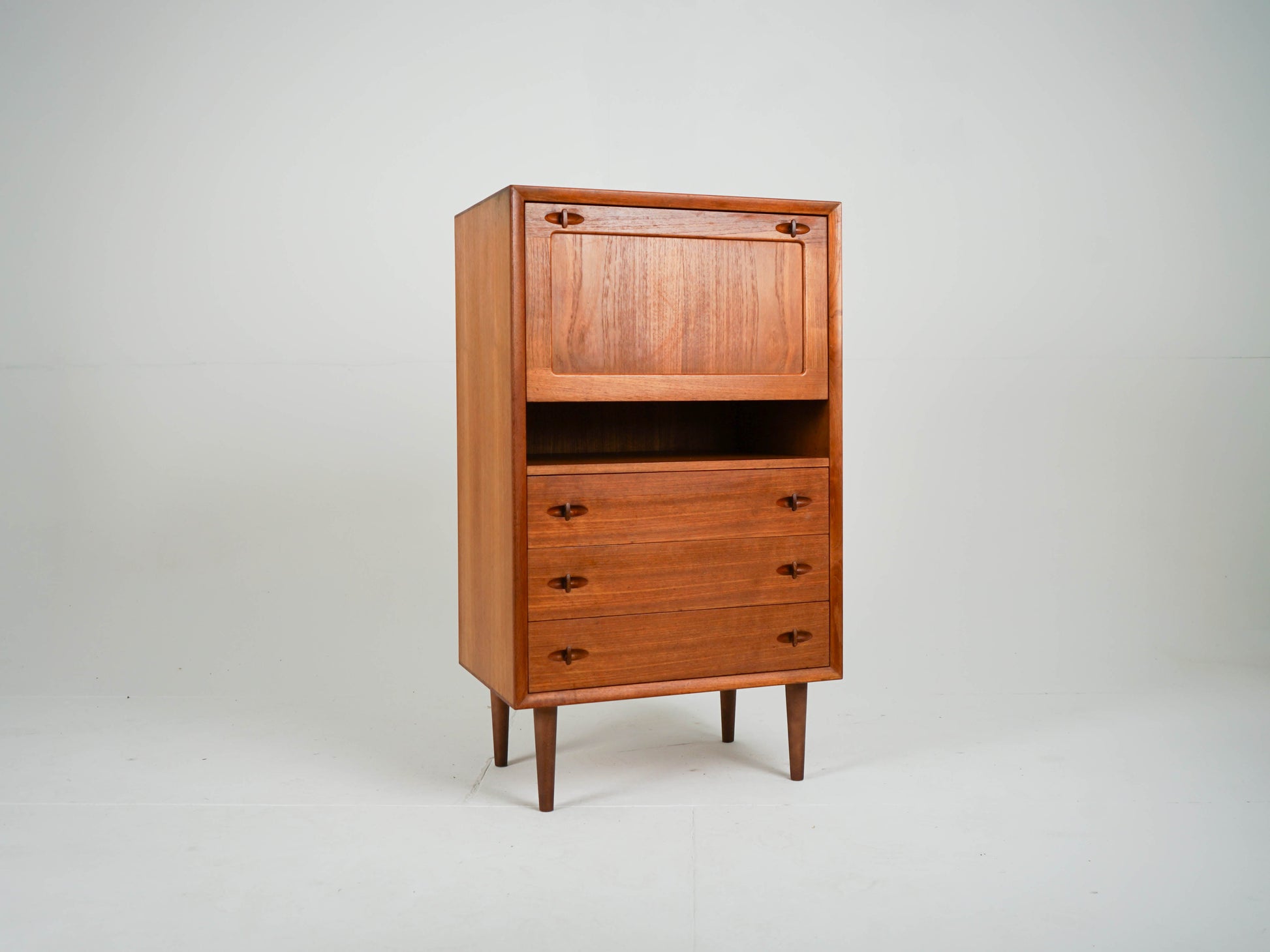 Vintage Teak Barschrank von H. W. Klein