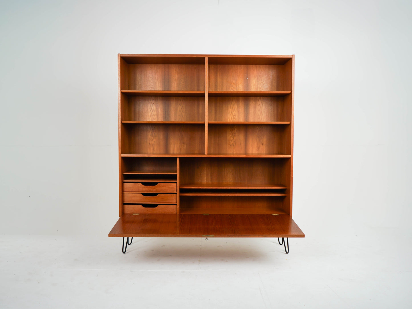Vintage Teak Schrank von Poul Hundevad
