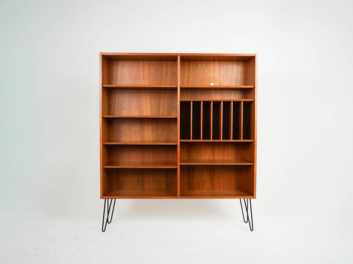 Vintage Teak Bücherregal von Poul Hundevad